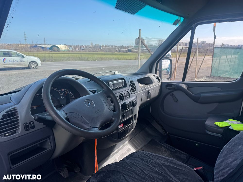 Mercedes-Benz Sprinter - 12