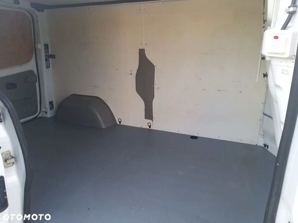 Opel Vivaro - 11