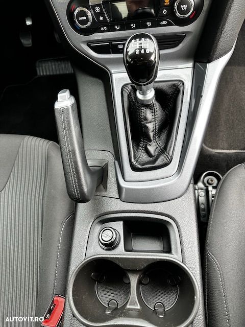 Ford Focus 1.6 TDCI DPF Titanium - 15