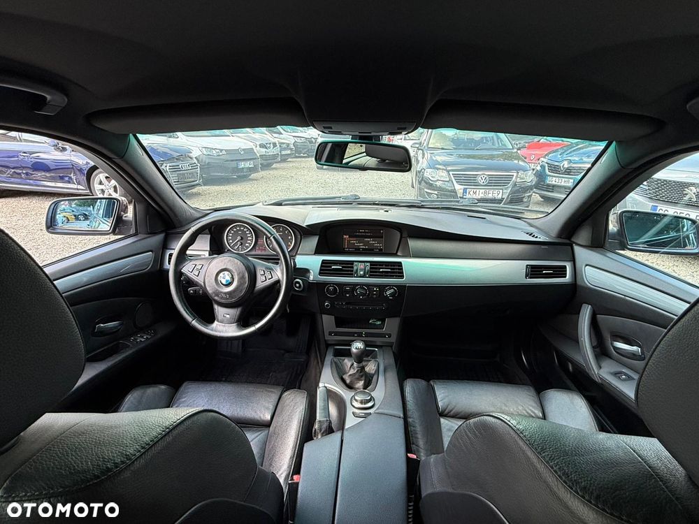BMW Seria 5 523i - 22
