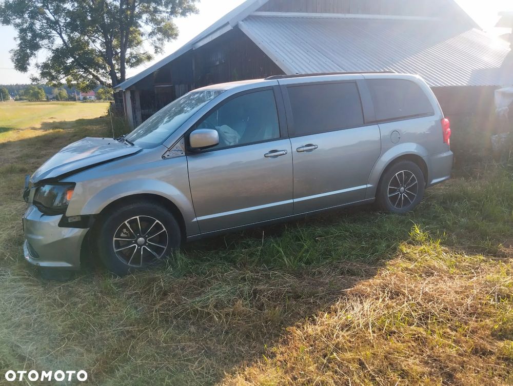 Dodge Grand Caravan 3.6 R/T - 8