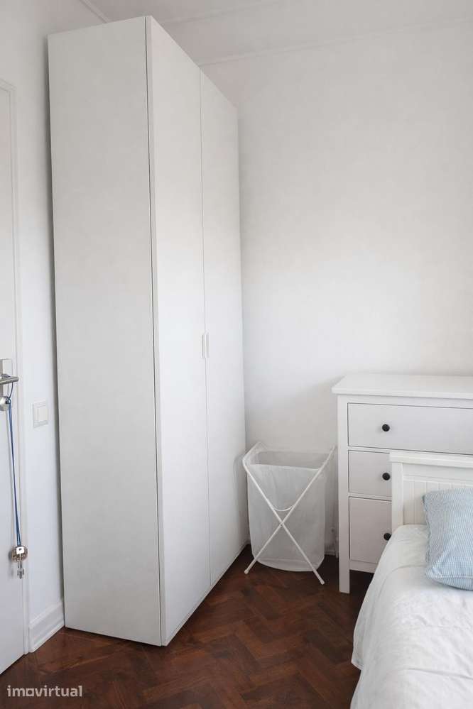 Quarto individual em moradia em Montelavar - Grande imagem: 3/10