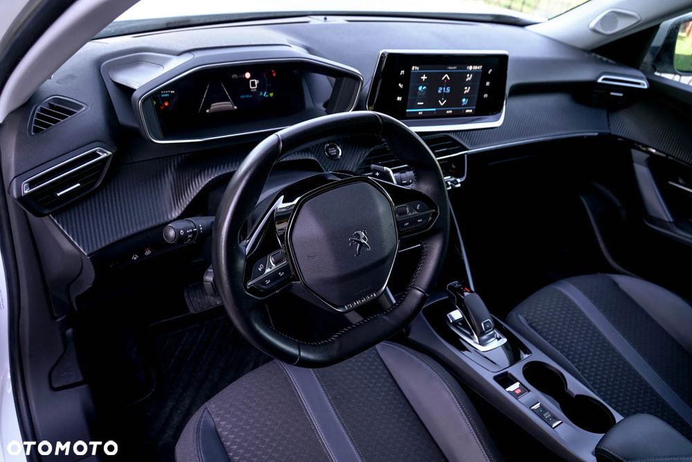 Peugeot 2008 BlueHDi 130 EAT8 Allure Pack - 23