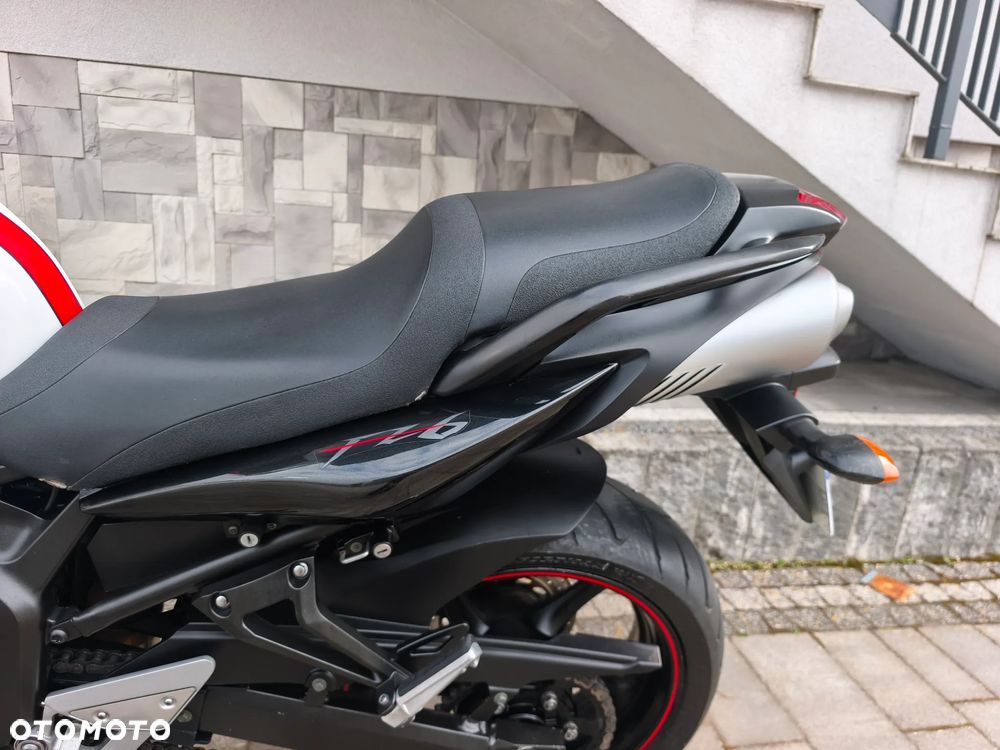 Yamaha FZ6 - 10