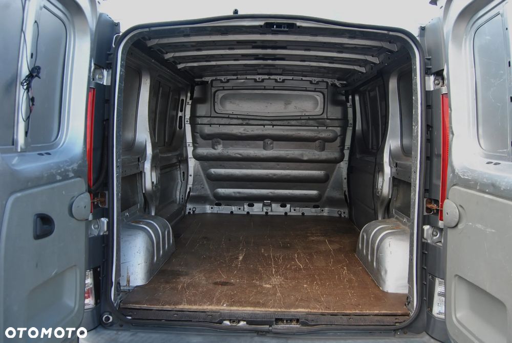 Opel Vivaro - 8