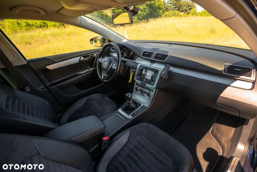 Volkswagen Passat 2.0 TDI BlueMotion Technology Comfortline - 22