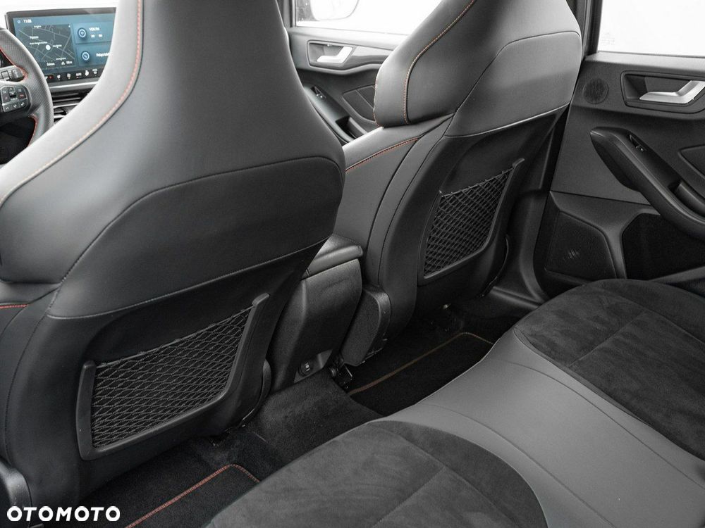 Ford Focus 2.3 EcoBoost ST X - 28