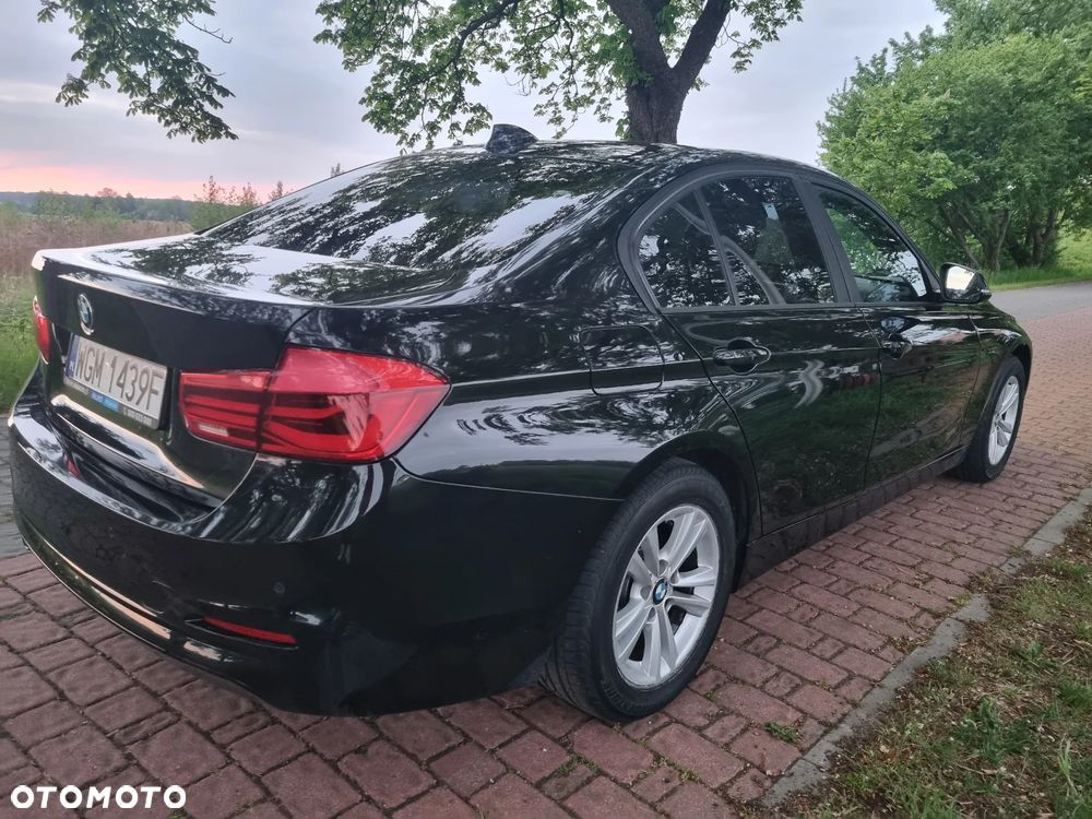 BMW Seria 3 318i Luxury Line - 27