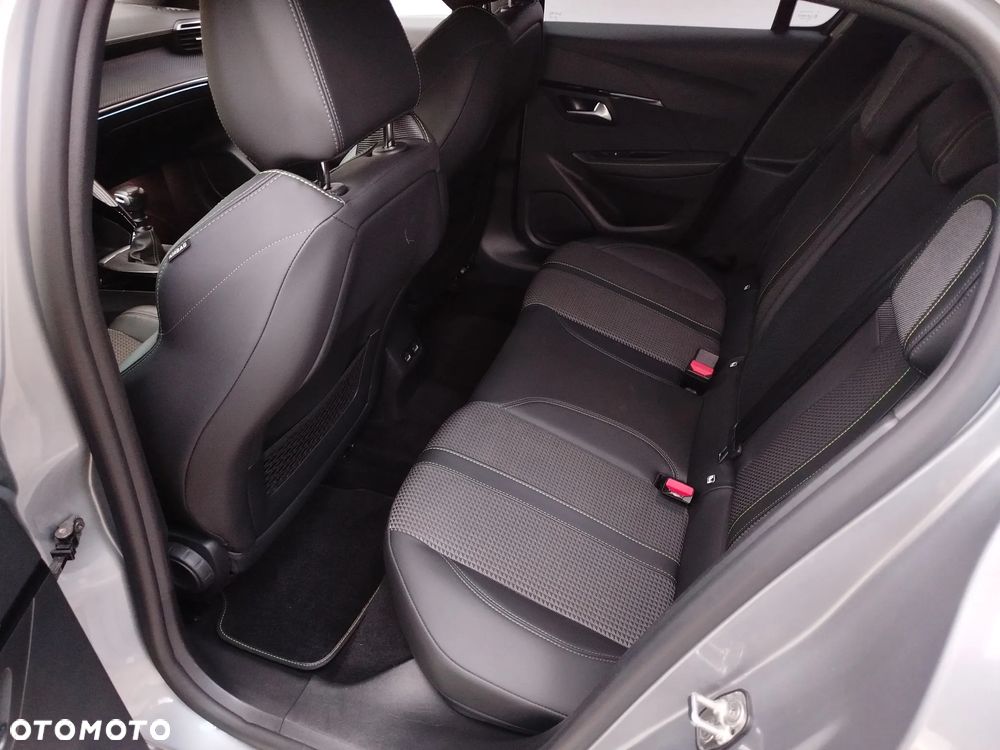 Peugeot 208 PureTech 100 GT - 23