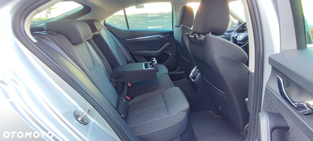 Skoda Octavia 1.5 TSI ACT Style - 10