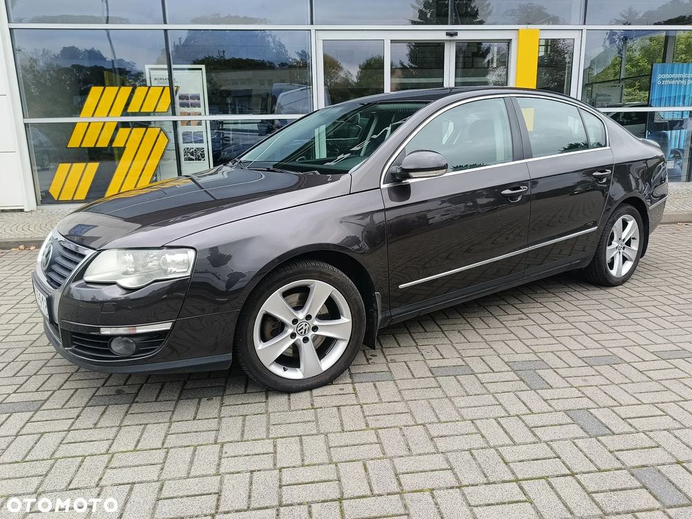 Volkswagen Passat 2.0 TDI Comfortline DSG - 18