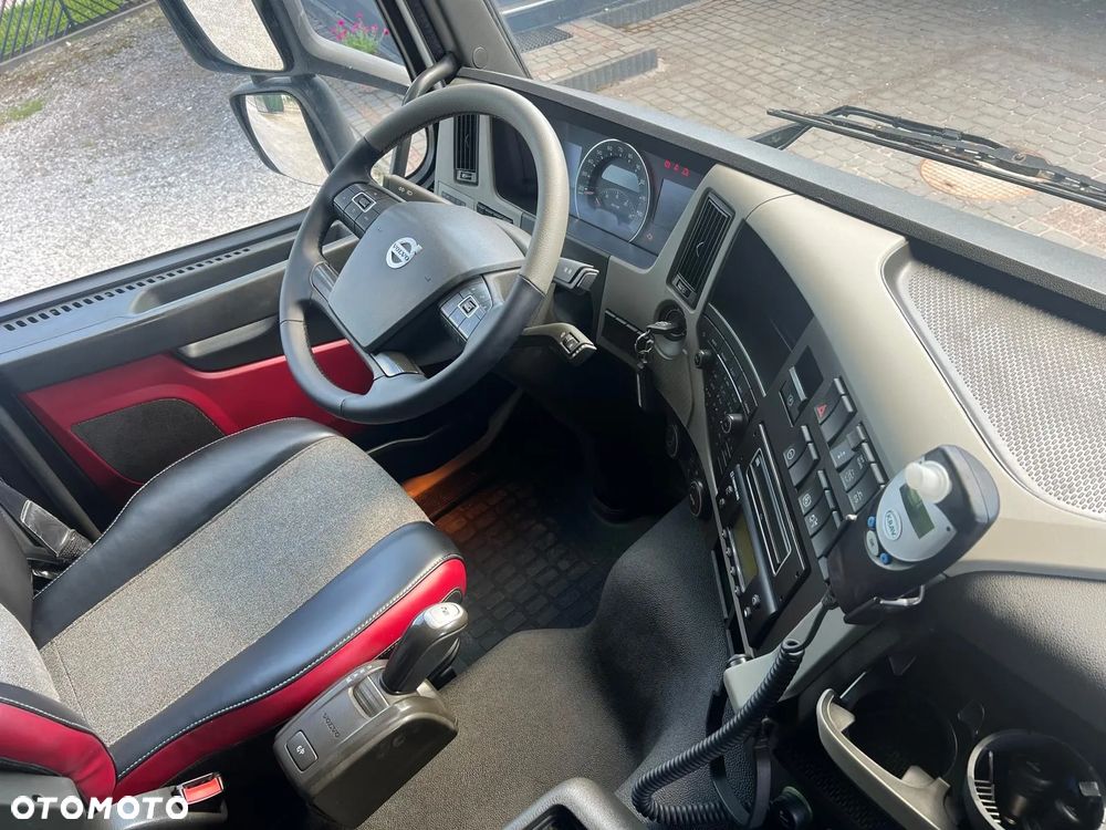 Volvo FM 370 / 6x2 / Chłodnia / Winda / - 24