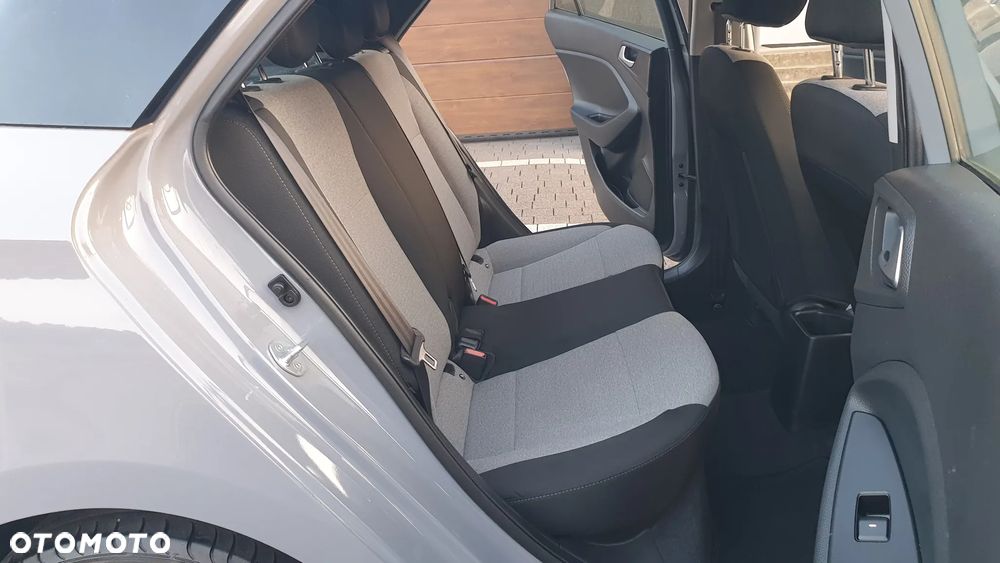 Hyundai i20 1.2 Intro Edition - 26