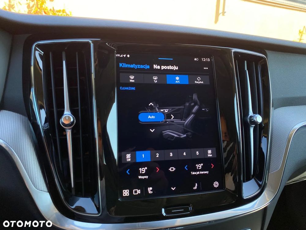 Volvo V60 T6 Plug-in Hybrid AWD Plus Bright - 37