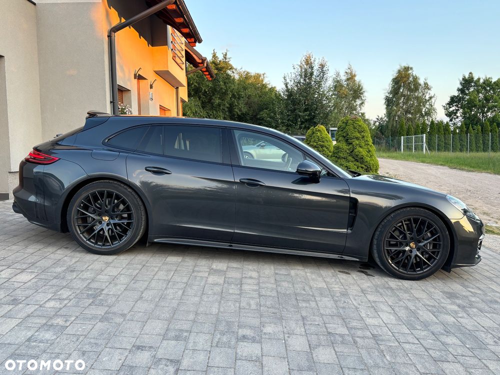 Porsche Panamera 4 Sport Turismo - 2