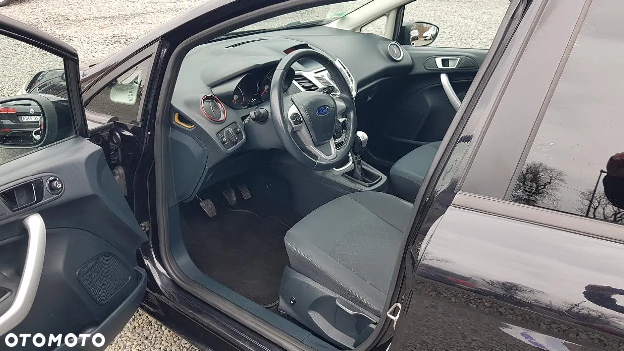 Ford Fiesta 1.25 Champions Edition - 21