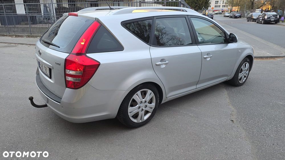Kia Ceed 1.6 CRDi EX - 32