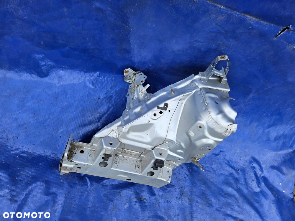 Toyota VERSO S verso-s ćwiartka podłużnica prawa - 2