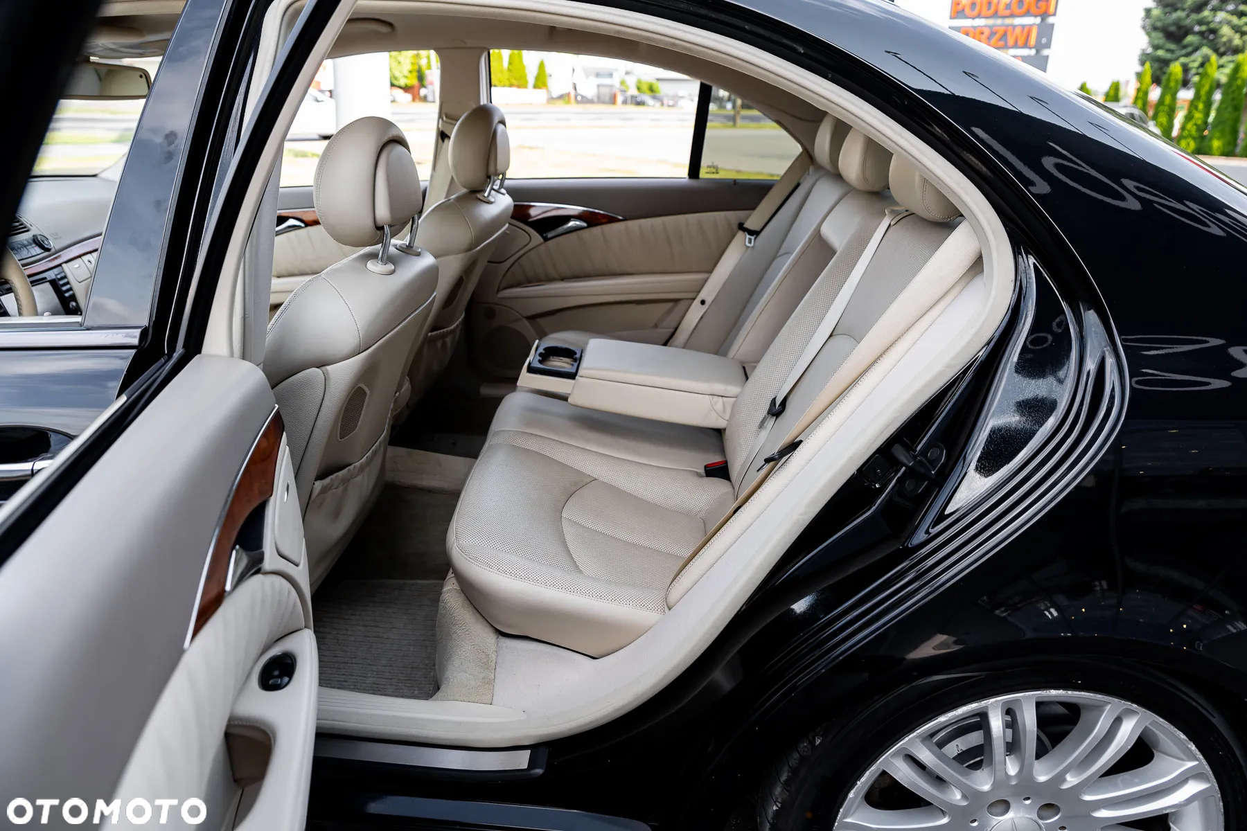 Mercedes-Benz Klasa E 320 Avantgarde - 27