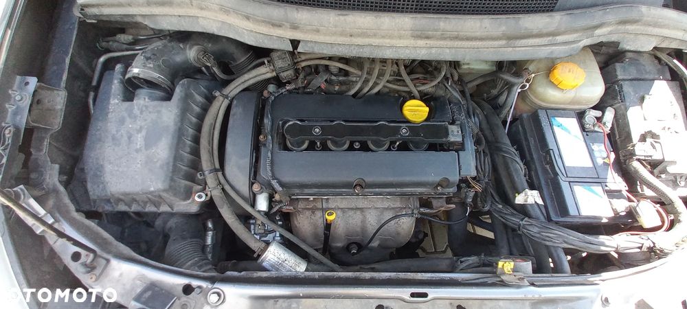 Opel Zafira 1.6 Essentia - 11