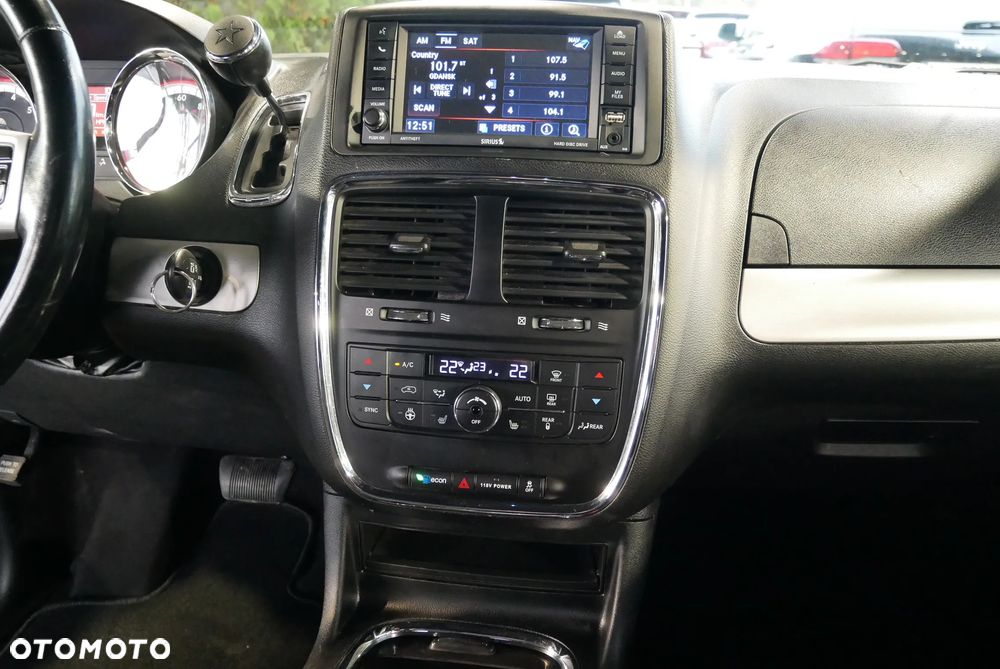 Dodge Grand Caravan - 23