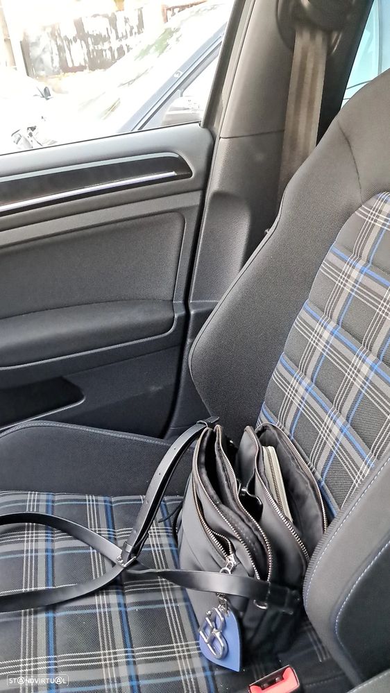 VW Golf 1.4 GTE Plug-In-Hybrid DSG - 2