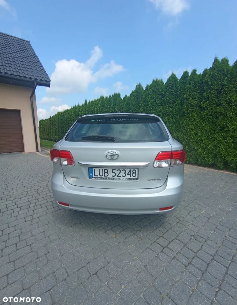 Toyota Avensis 2.0 D-4D Active - 10