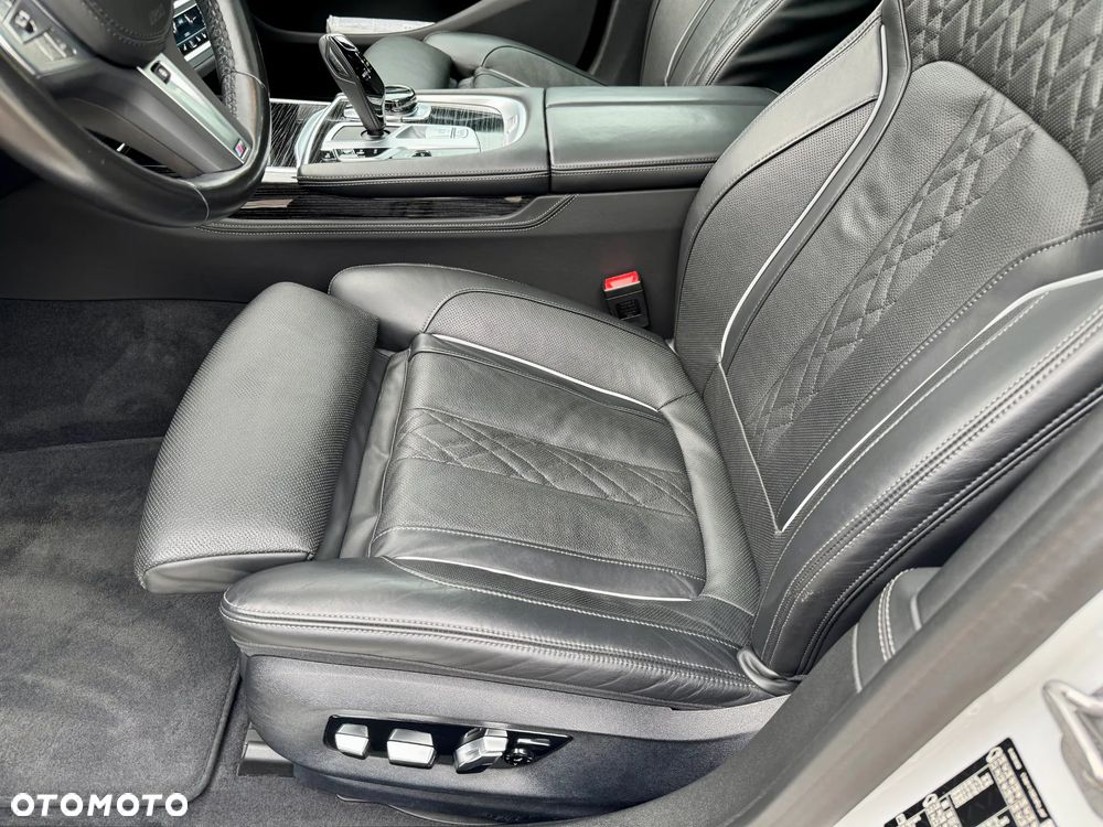 BMW Seria 7 730d xDrive mHEV sport - 17