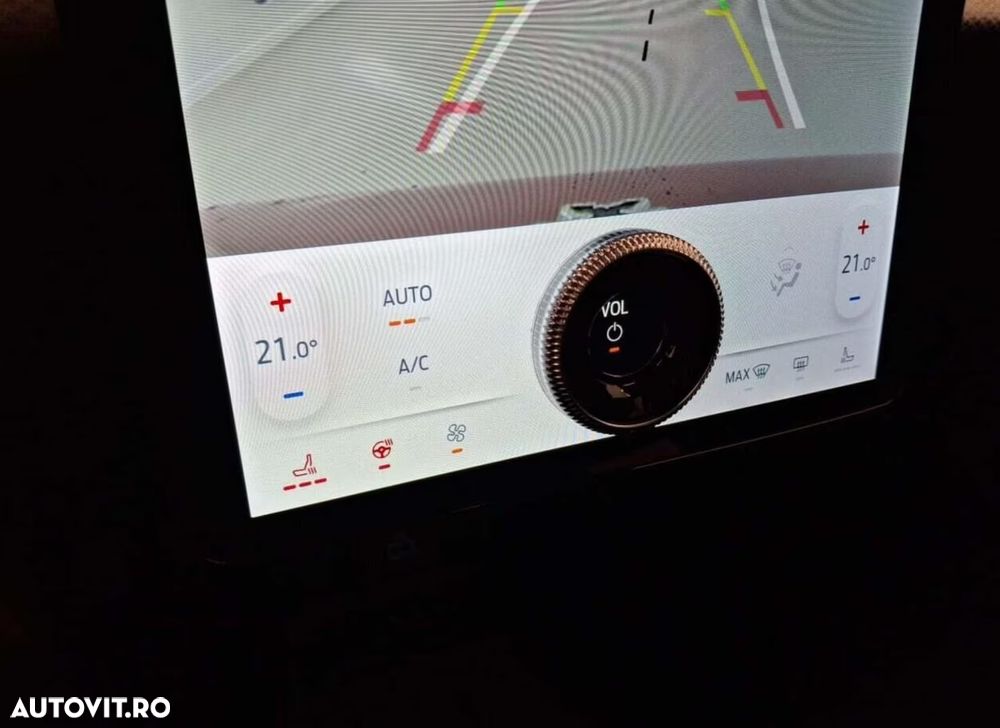 Ford Mustang Mach-E Standard - 13