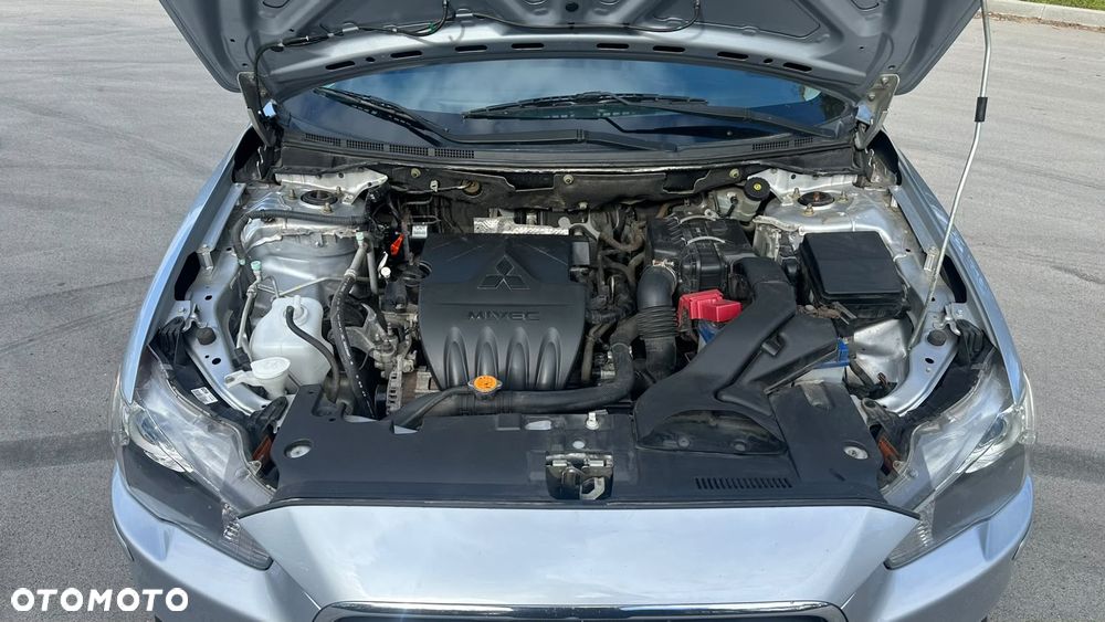 Mitsubishi Lancer 1.6 Invite - 13