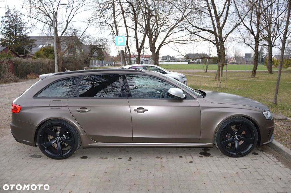 Audi RS4 Avant - 5