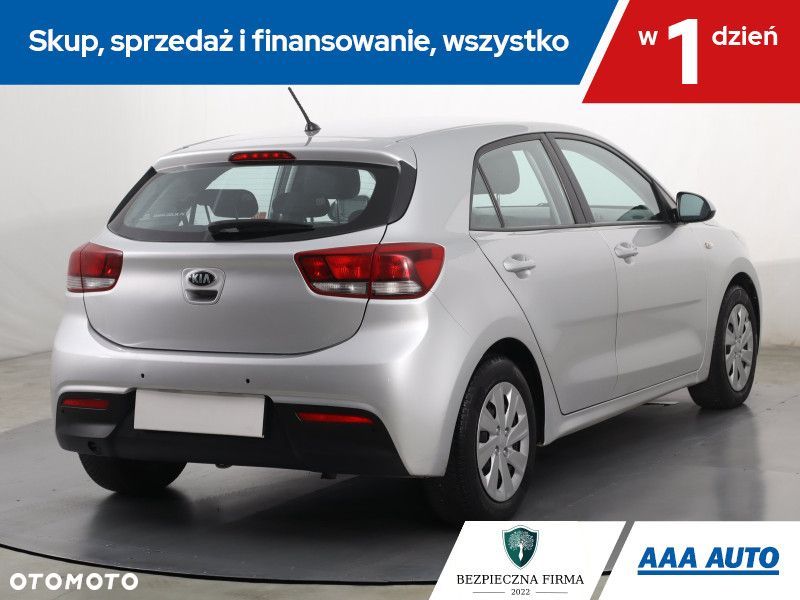 Kia Rio - 7