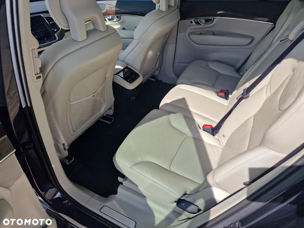 Volvo XC 90 - 10