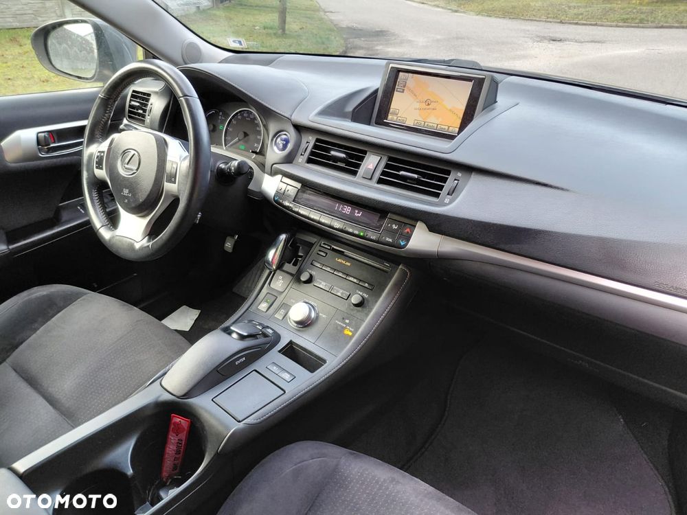 Lexus CT - 13