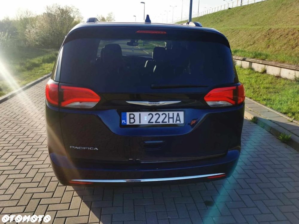 Chrysler Pacifica - 5