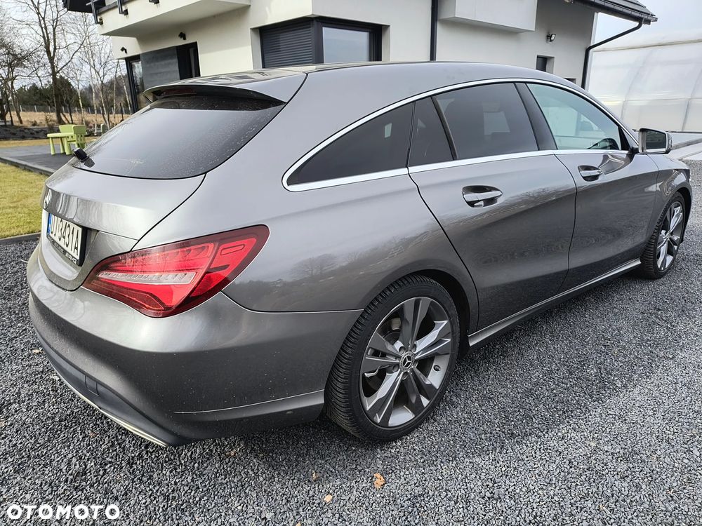 Mercedes-Benz CLA 180 7G-DCT UrbanStyle Edition - 3