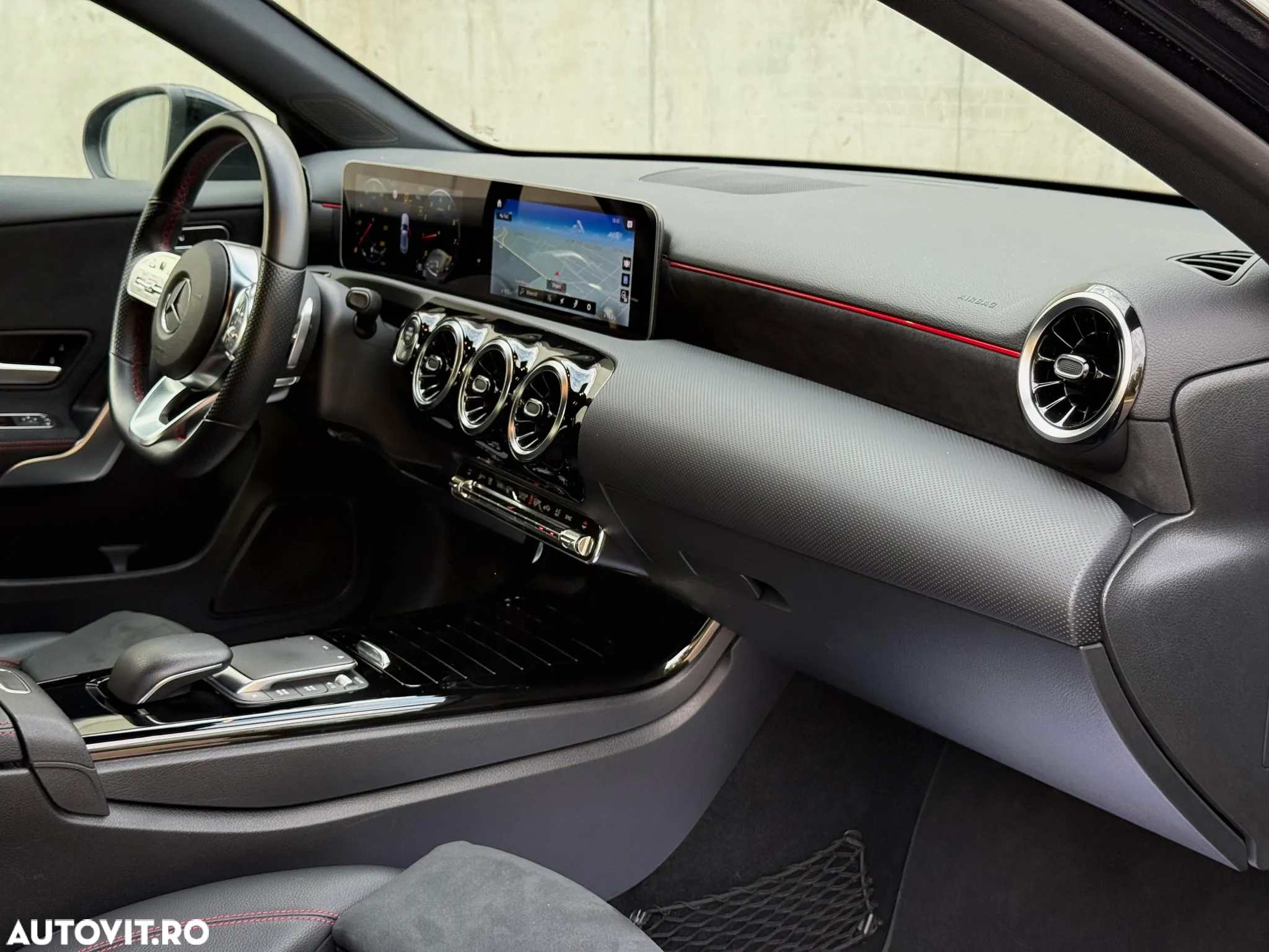 Mercedes-Benz A 180 7G-DCT AMG Line - 10