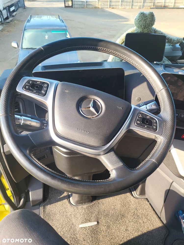 Mercedes-Benz Actros - 5