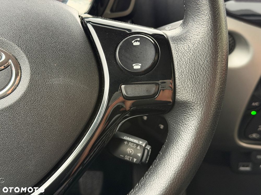 Toyota Aygo x-clusiv - 26