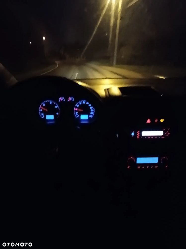 Volkswagen Polo 1.9 TDI - 4