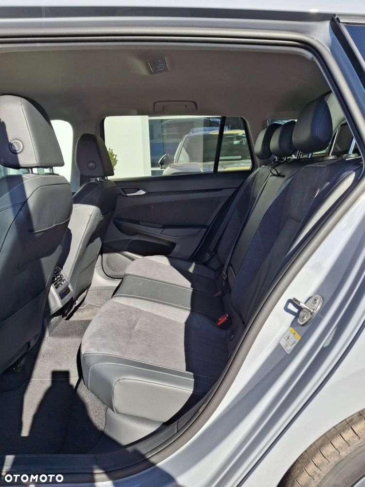 Volkswagen Golf Variant - 15