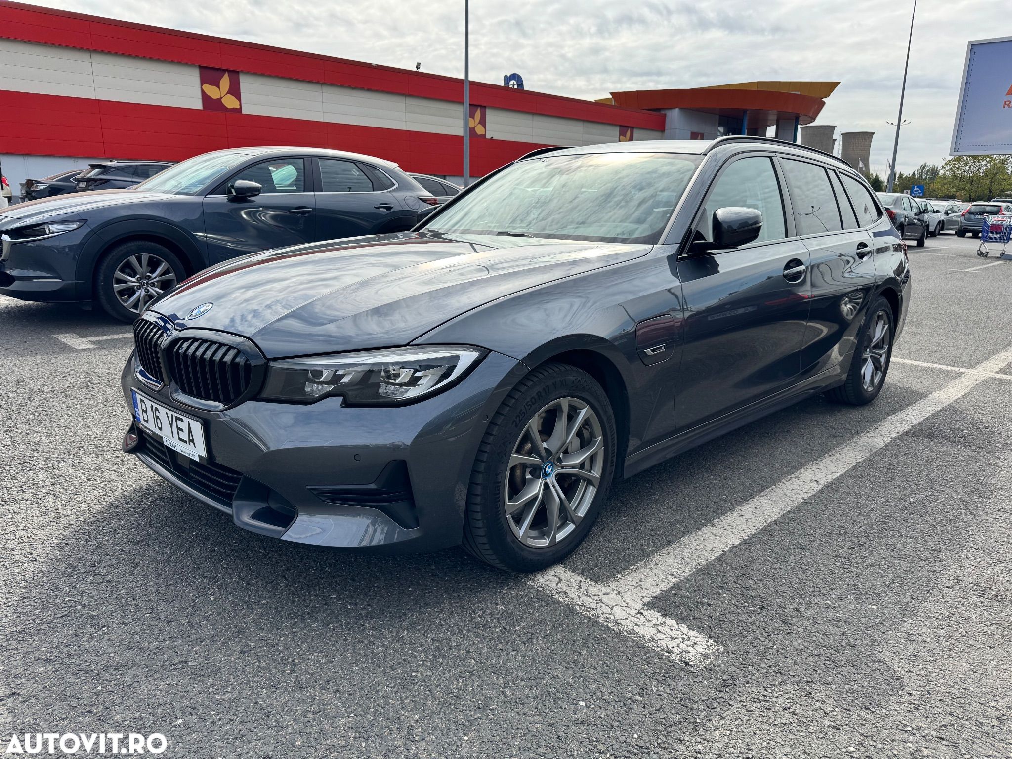 BMW Seria 3 330e Touring Aut. Sport Line - 1