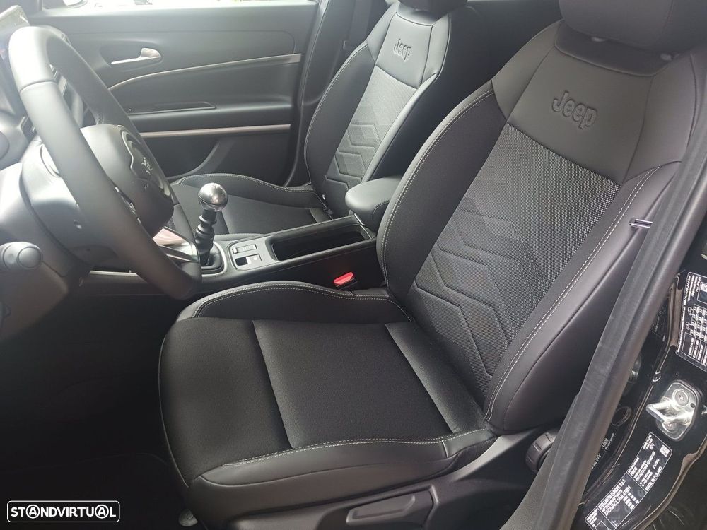 Jeep Avenger 1.2 GSE T3 Summit - 28