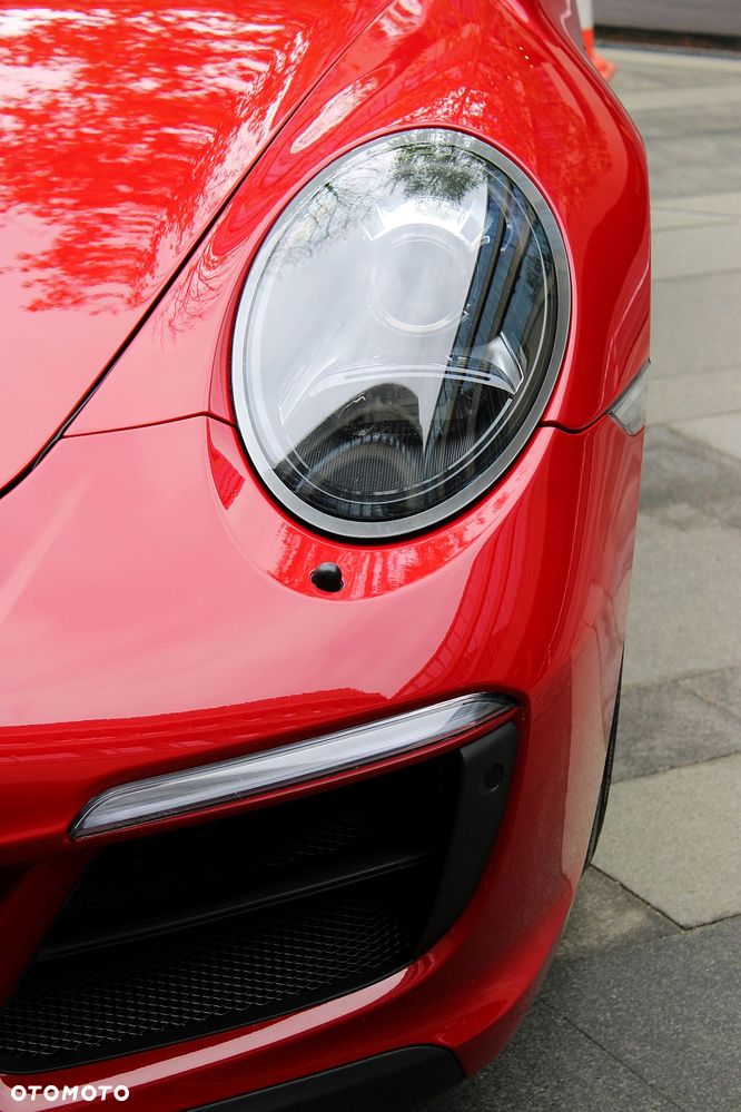 Porsche 911 Carrera 4 GTS PDK - 5