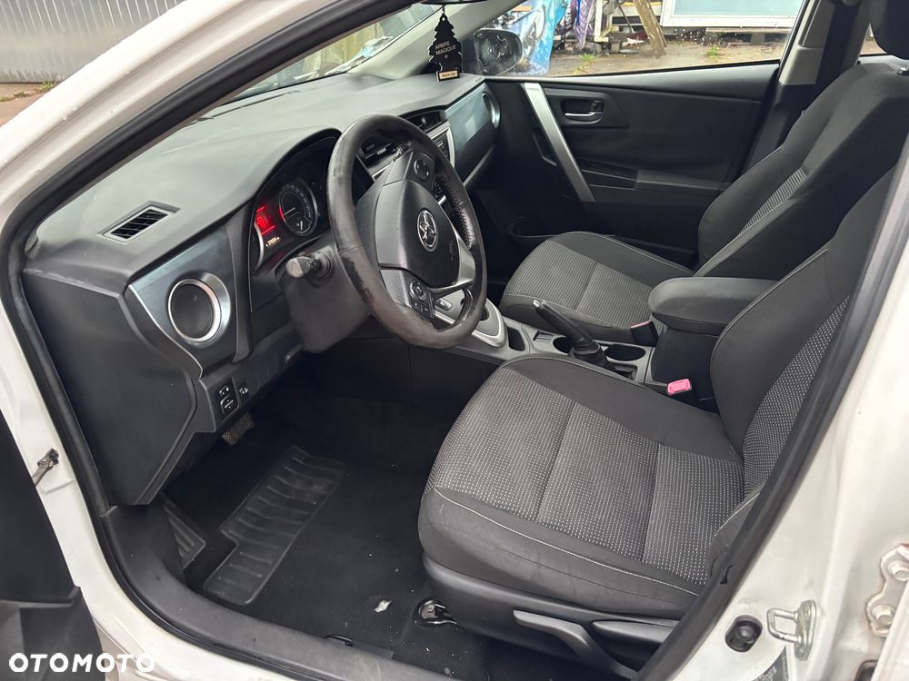 Toyota Auris Hybrid 135 Prestige - 8