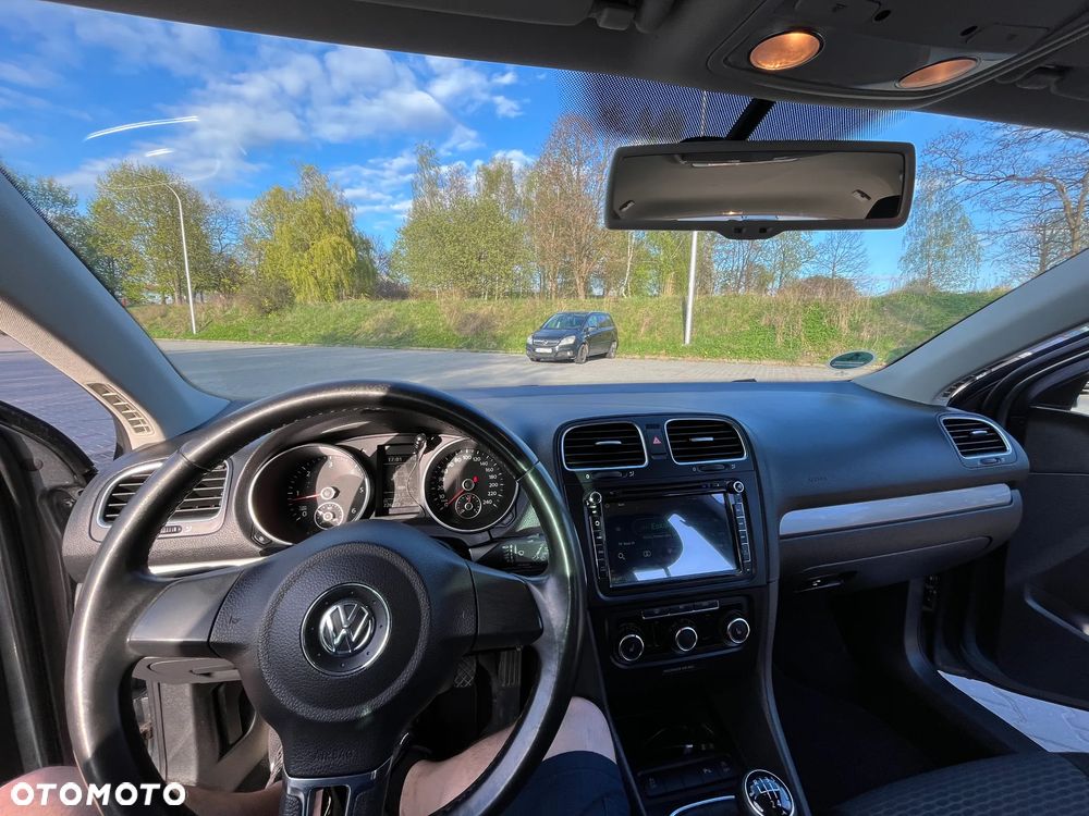 Volkswagen Golf - 24
