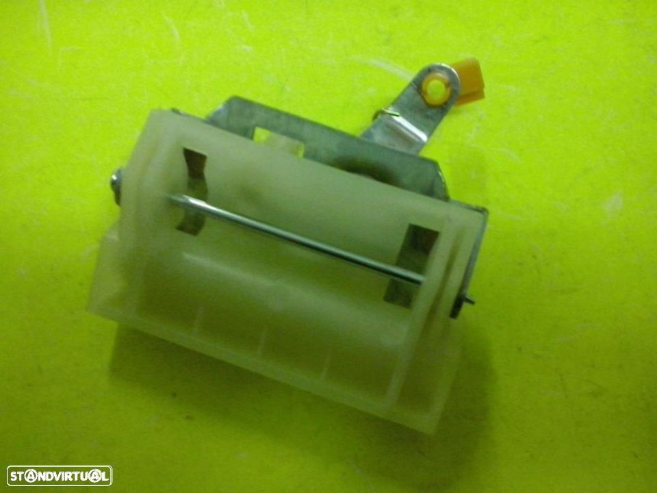 Puxador tampa mala Mitsubishi Pajero V20 V24 V44 NOVO - 1