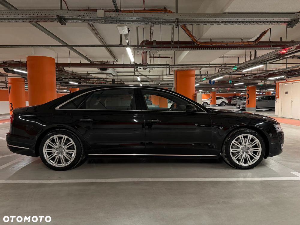 Audi A8 - 4