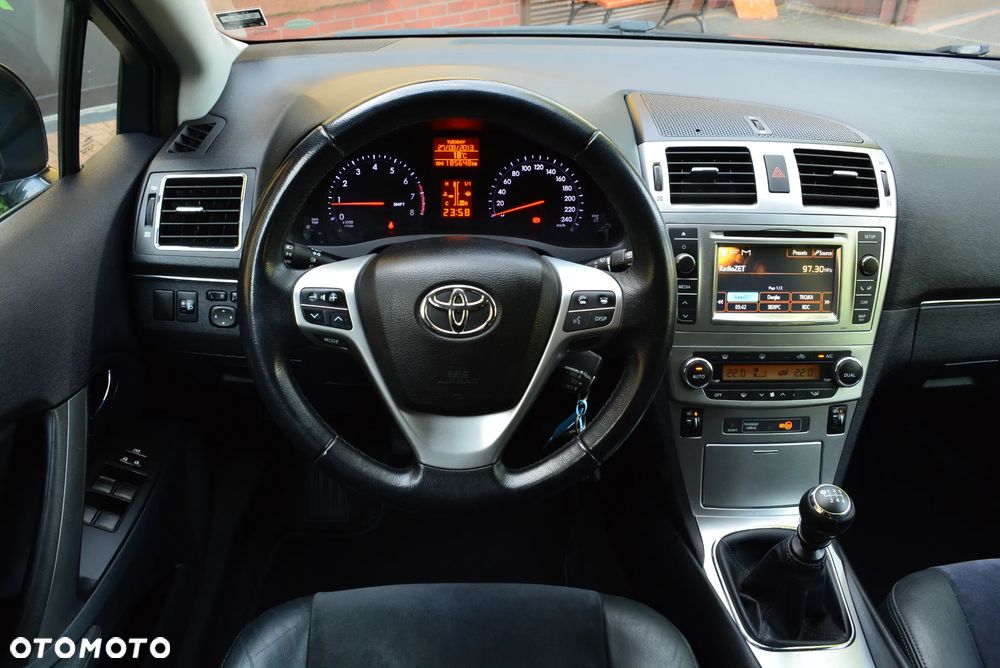 Toyota Avensis Touring Sports 1.8 Business Edition - 8