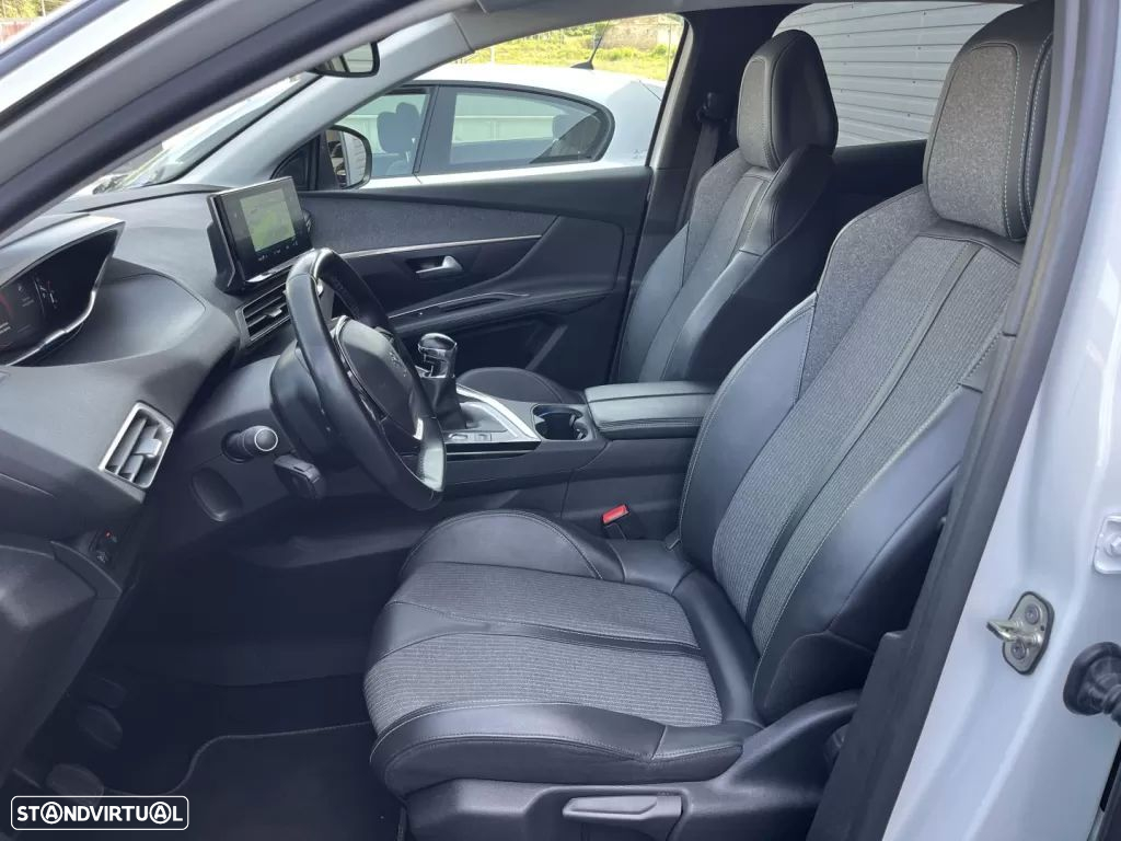 Peugeot 3008 1.2 PureTech Allure Pack - 23